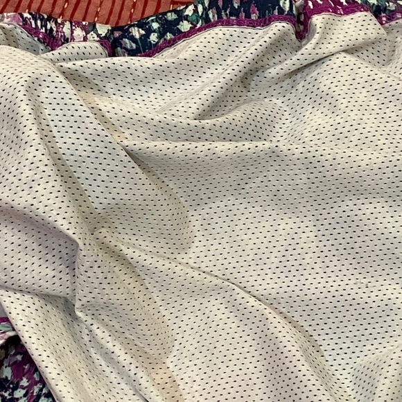 Fabletics Women’s snakeskin print exercise / Tank Top with built in sports bra - Picture 8 of 12